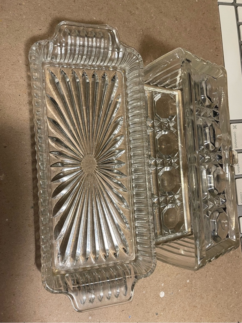 Vintage Clear Pressed Glass Covered Butter Dish Starburst Diamond Lid - Picture 4 of 6